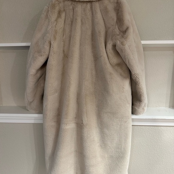 Banana Republic Faux Fur Coat - Oyster Pearl - Picture 4 of 4